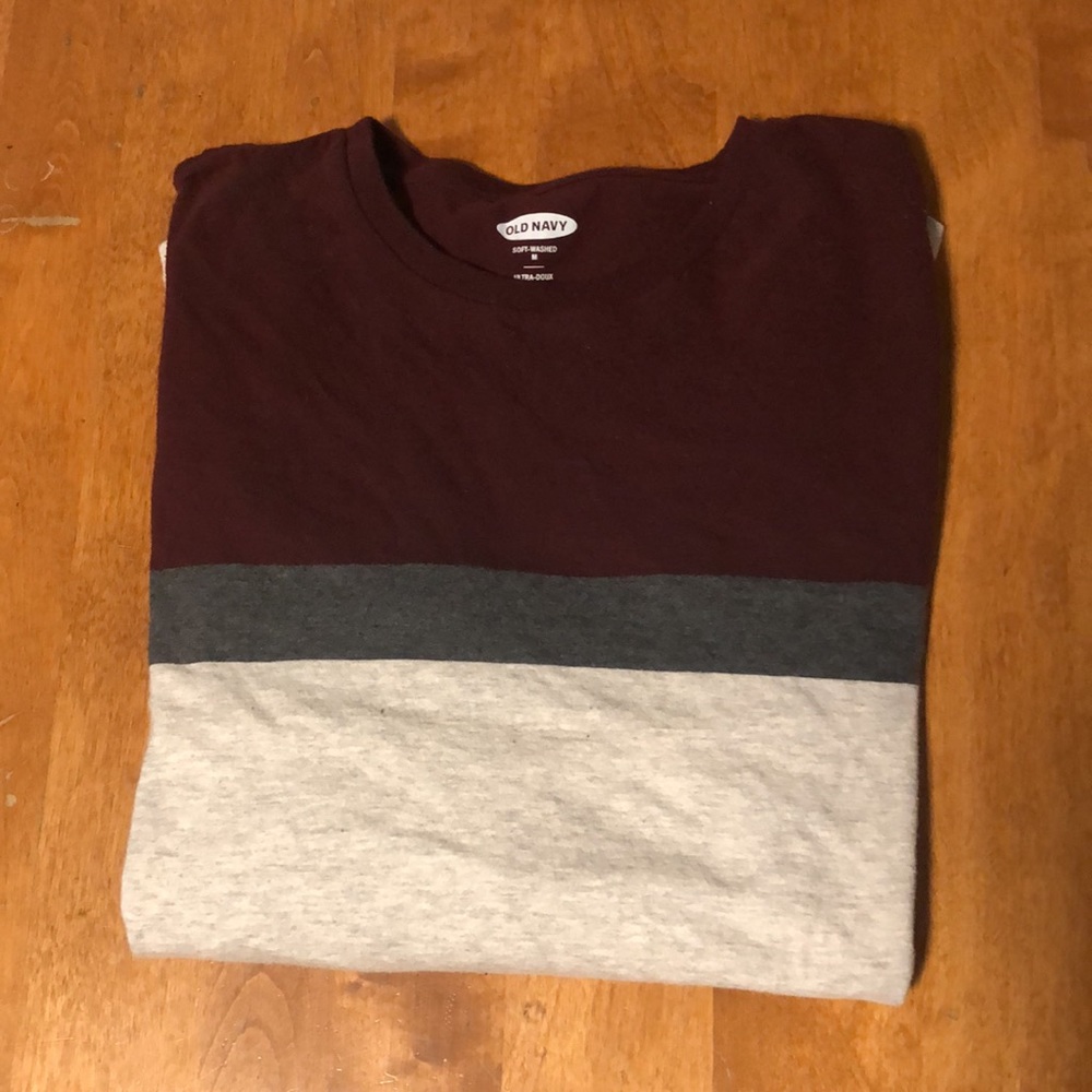 Old navy long sleeve t-shirt